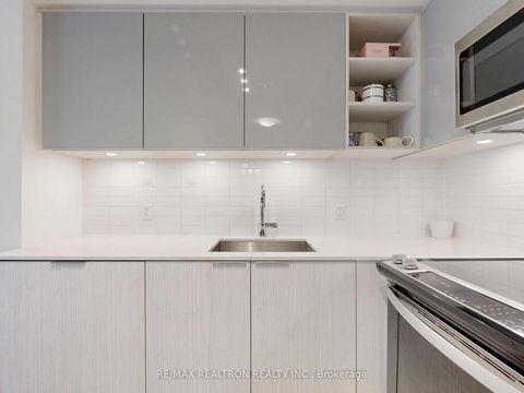 Photo 11 at 518 - 50 Dunfield Avenue, Mount Pleasant West, Toronto