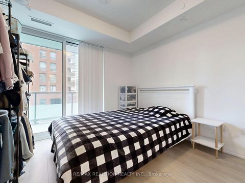 Photo 12 at 518 - 50 Dunfield Avenue, Mount Pleasant West, Toronto