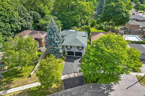Photo 1 at 5 Landfair Crescent, Woburn, Toronto