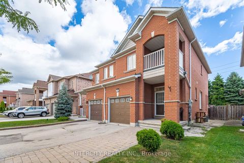 Photo 2 at 167 Terra Road, East Woodbridge, Vaughan