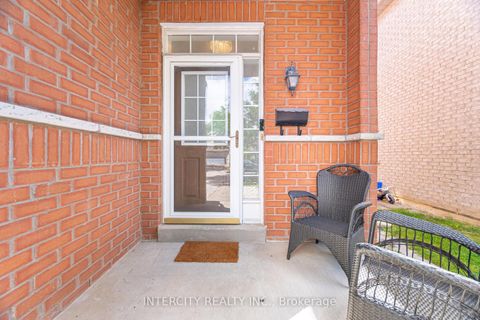 Photo 3 at 167 Terra Road, East Woodbridge, Vaughan Photo 3 at 167 Terra Road, East Woodbridge, Vaughan