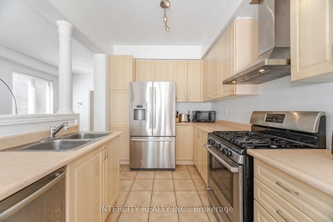 Photo 13 at 167 Terra Road, East Woodbridge, Vaughan