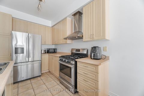 Photo 15 at 167 Terra Road, East Woodbridge, Vaughan