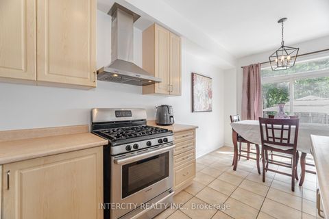 Photo 16 at 167 Terra Road, East Woodbridge, Vaughan