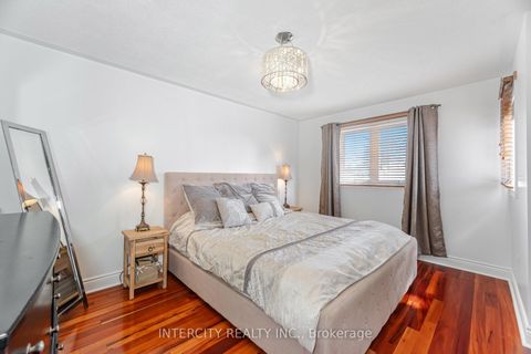 Photo 24 at 167 Terra Road, East Woodbridge, Vaughan