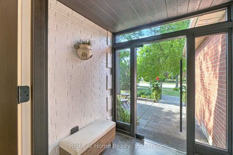Photo 4 at 230 Poole Drive, RO River Oaks, Oakville