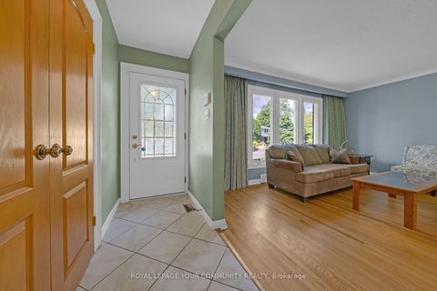 Photo 2 at 9 Theresa Avenue, Newtonbrook West, Toronto