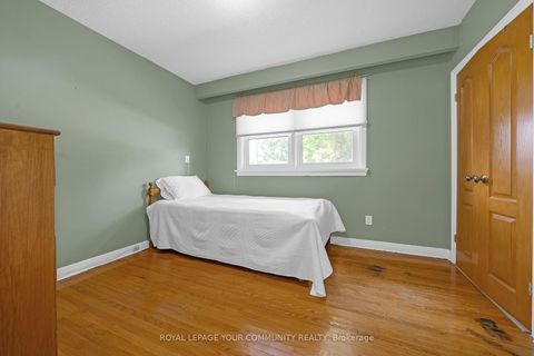 Photo 10 at 9 Theresa Avenue, Newtonbrook West, Toronto