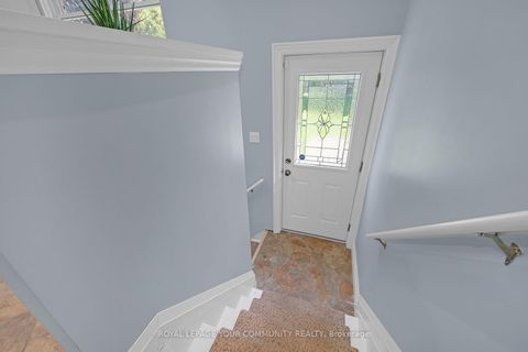Photo 14 at 9 Theresa Avenue, Newtonbrook West, Toronto