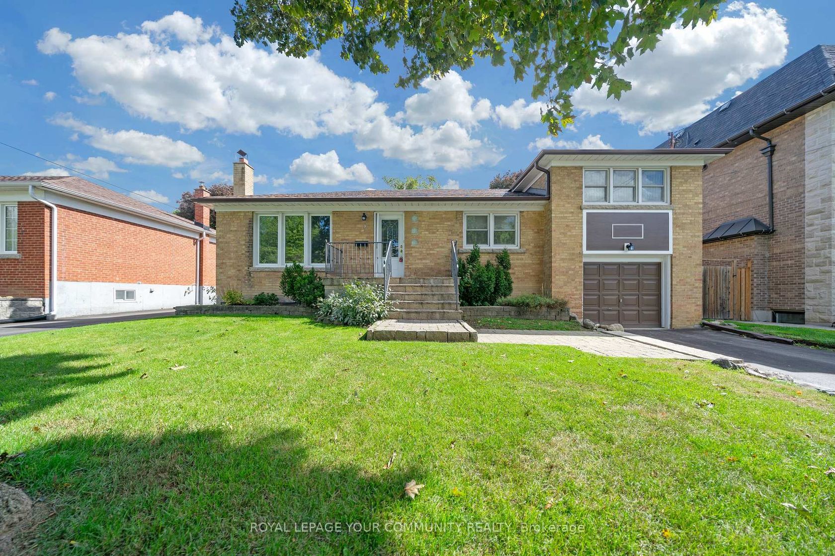 9 Theresa Avenue, Newtonbrook West, Toronto 