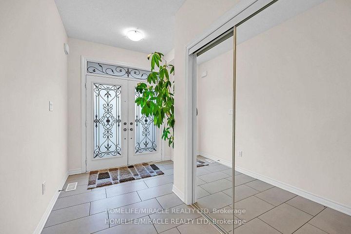 Photo 8 at 3 Aldgate Avenue, Stoney Creek Mountain, Hamilton