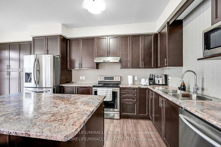 Photo 9 at 3 Aldgate Avenue, Stoney Creek Mountain, Hamilton