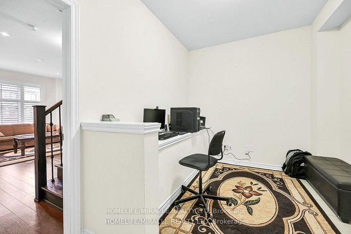 Photo 12 at 3 Aldgate Avenue, Stoney Creek Mountain, Hamilton