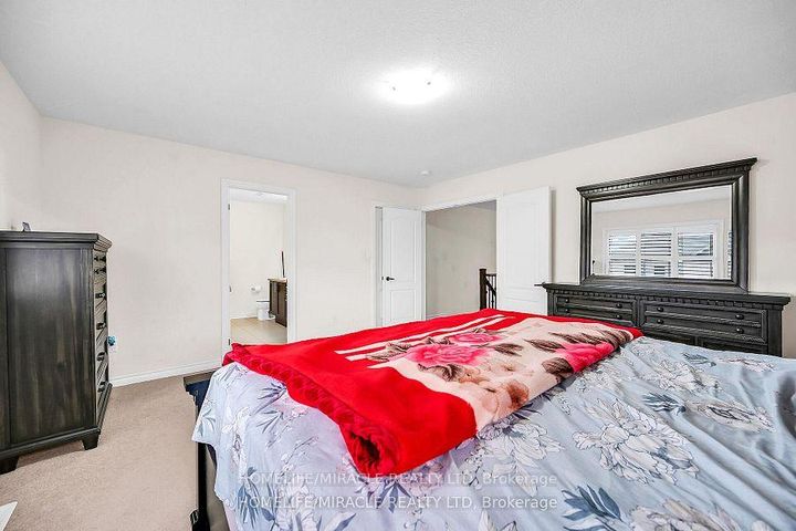 Photo 14 at 3 Aldgate Avenue, Stoney Creek Mountain, Hamilton