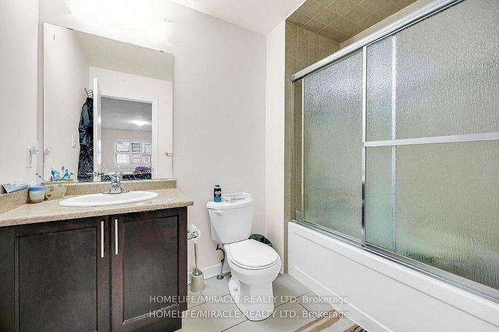 Photo 24 at 3 Aldgate Avenue, Stoney Creek Mountain, Hamilton
