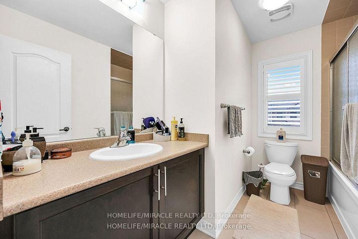 Photo 25 at 3 Aldgate Avenue, Stoney Creek Mountain, Hamilton