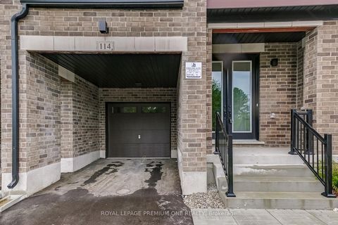 Photo 4 at 114 Thule Street N, Vellore Village, Vaughan