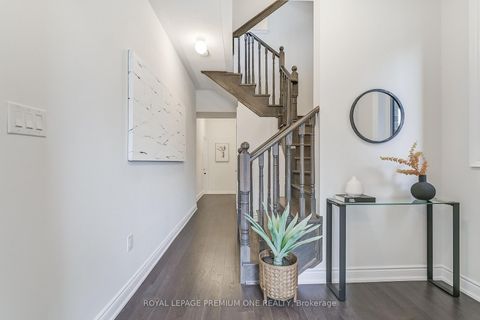 Photo 7 at 114 Thule Street N, Vellore Village, Vaughan
