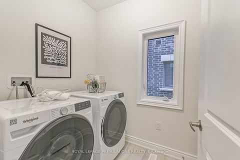 Photo 9 at 114 Thule Street N, Vellore Village, Vaughan