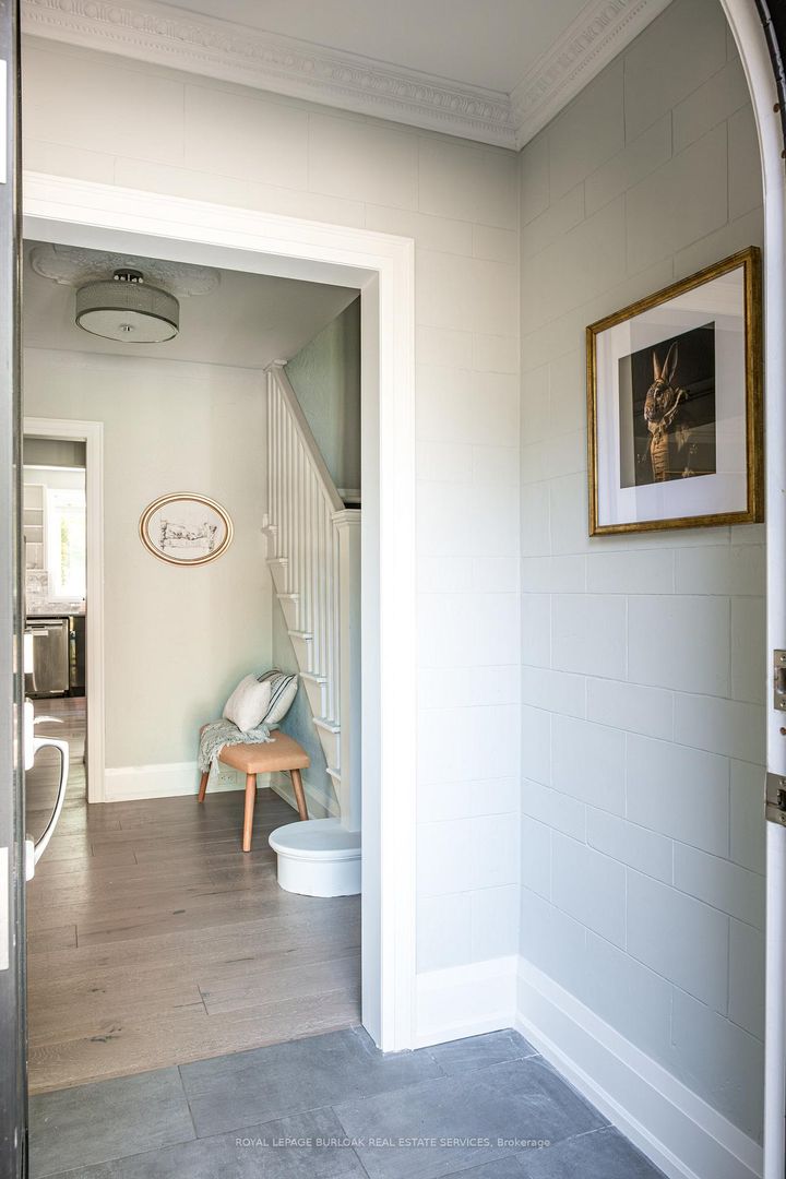 Photo 1 at 3 Oakwood Place, Westdale, Hamilton
