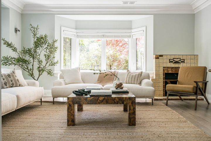 Photo 3 at 3 Oakwood Place, Westdale, Hamilton