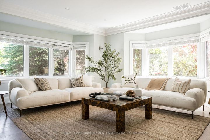 Photo 4 at 3 Oakwood Place, Westdale, Hamilton