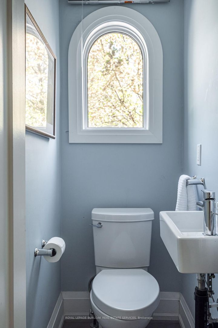 Photo 6 at 3 Oakwood Place, Westdale, Hamilton