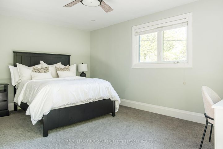 Photo 21 at 3 Oakwood Place, Westdale, Hamilton