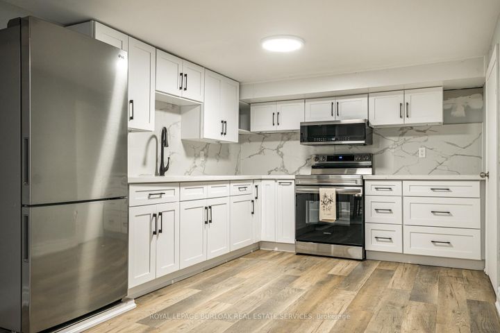Photo 33 at 3 Oakwood Place, Westdale, Hamilton