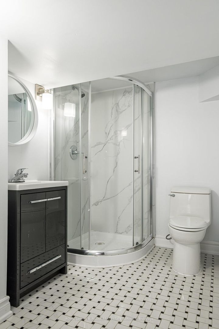 Photo 35 at 3 Oakwood Place, Westdale, Hamilton