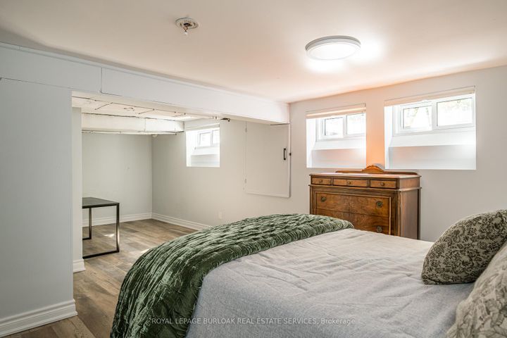 Photo 37 at 3 Oakwood Place, Westdale, Hamilton