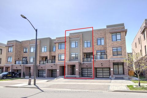 Photo 1 at 16 Glenngarry Crescent, Rural Vaughan, Vaughan