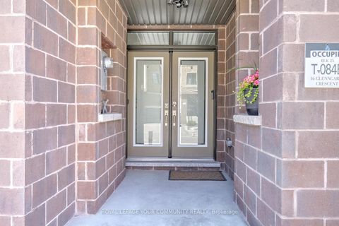 Photo 3 at 16 Glenngarry Crescent, Rural Vaughan, Vaughan