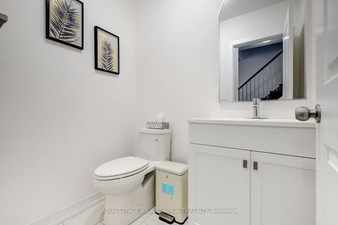 Photo 12 at 16 Glenngarry Crescent, Rural Vaughan, Vaughan