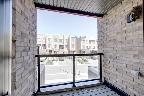 Photo 18 at 16 Glenngarry Crescent, Rural Vaughan, Vaughan