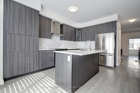 Photo 23 at 16 Glenngarry Crescent, Rural Vaughan, Vaughan
