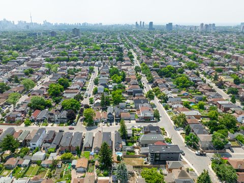Photo 34 at 393 Glenholme Avenue, Oakwood Village, Toronto