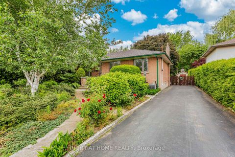 Photo 1 at 411 Maplehurst Avenue, WO West, Oakville