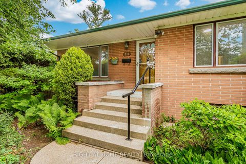 Photo 2 at 411 Maplehurst Avenue, WO West, Oakville