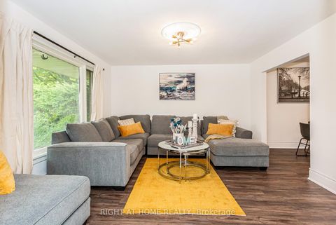 Photo 3 at 411 Maplehurst Avenue, WO West, Oakville