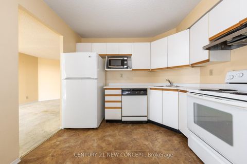 Photo 11 at PH11 - 41 Markbrook Lane, Jamestown, Toronto