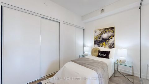 Photo 14 at 818 - 38 Honeycrisp Crescent, Concord, Vaughan