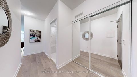 Photo 18 at 818 - 38 Honeycrisp Crescent, Concord, Vaughan