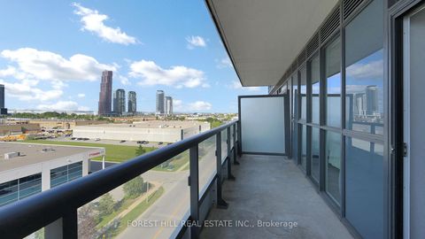 Photo 20 at 818 - 38 Honeycrisp Crescent, Concord, Vaughan