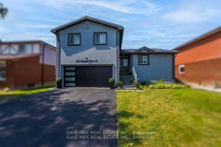 Photo 1 at 229 Rutherford Road N, Madoc, Brampton