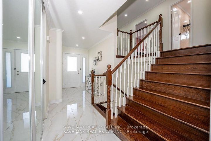 Photo 6 at 229 Rutherford Road N, Madoc, Brampton