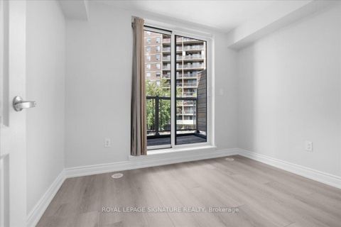 Photo 26 at 61 - 35 Applewood Lane, Etobicoke West Mall, Toronto