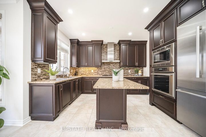 Photo 9 at 17 Annual Circle, Credit Valley, Brampton