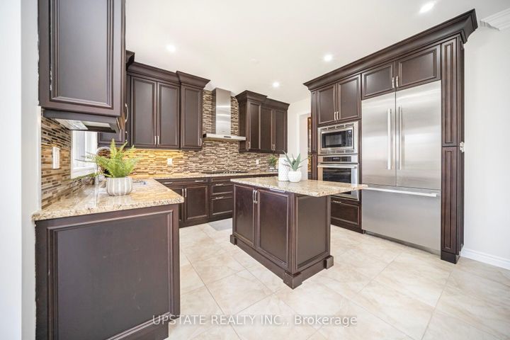 Photo 10 at 17 Annual Circle, Credit Valley, Brampton