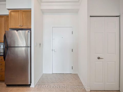 Photo 7 at UPH-06 - 7 Lorraine Drive, Willowdale West, Toronto